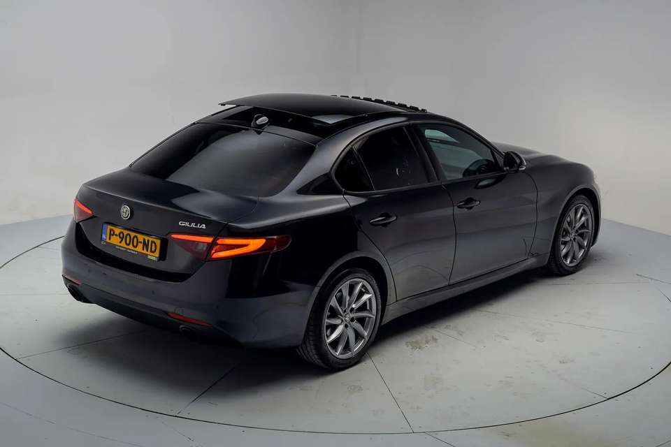 Alfa Romeo Giulia - Imagem 14