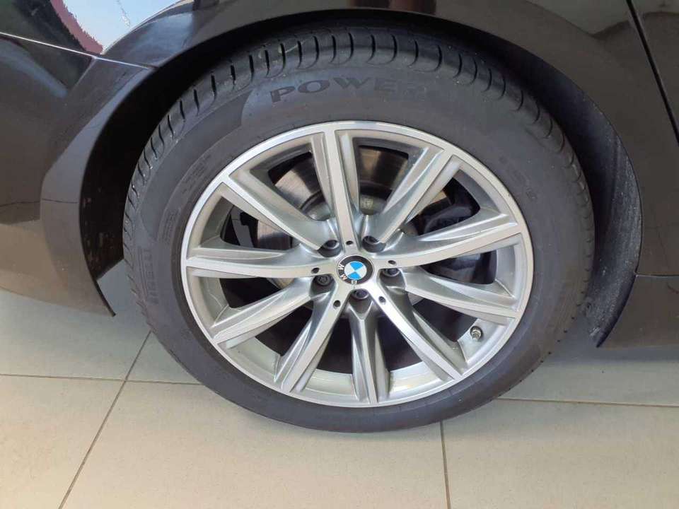 BMW 520 - Imagem 13