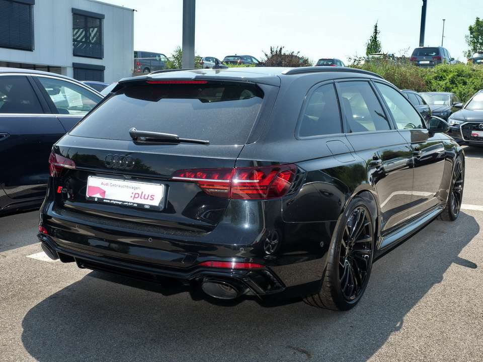 Audi RS4 - Imagem 2