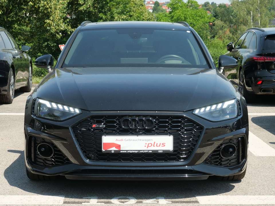 Audi RS4 - Imagem 11