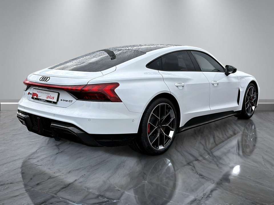 Audi RS e-tron GT - Imagem 12