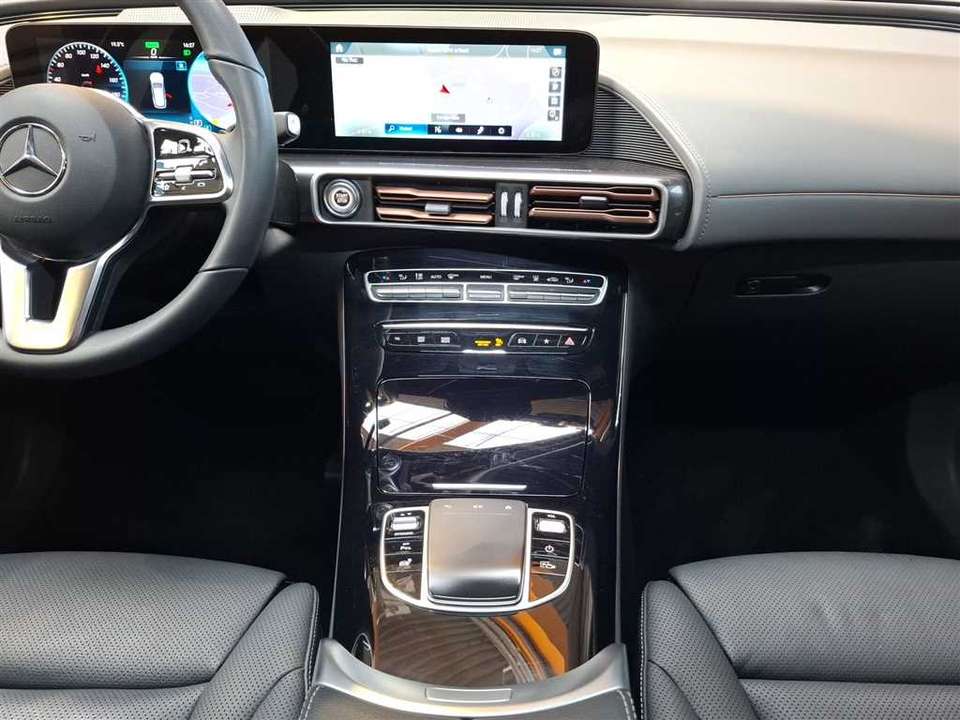 Mercedes-Benz EQC 400 - Imagem 15