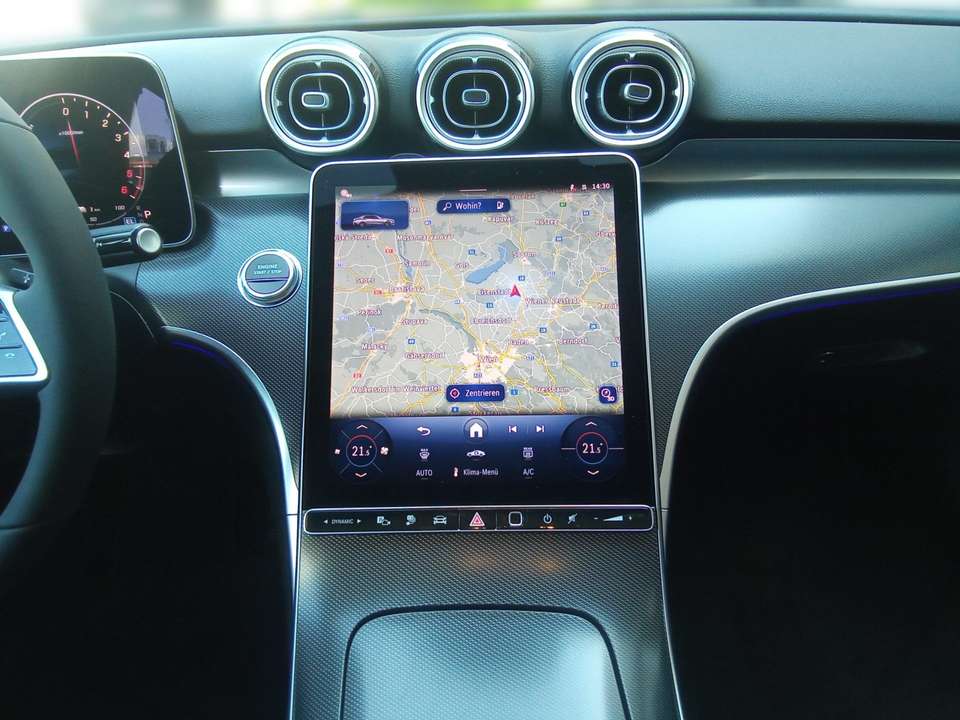 Mercedes-Benz C 300 - Imagem 13