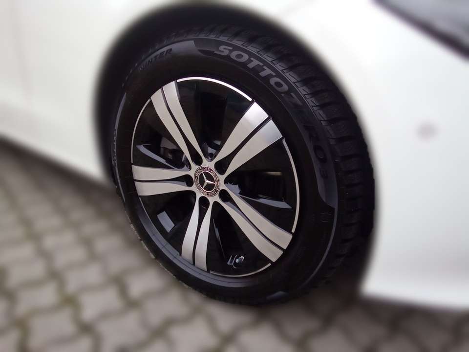 Mercedes-Benz C 200 - Imagem 9