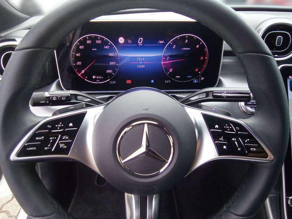 Mercedes-Benz C 200 - Imagem 12