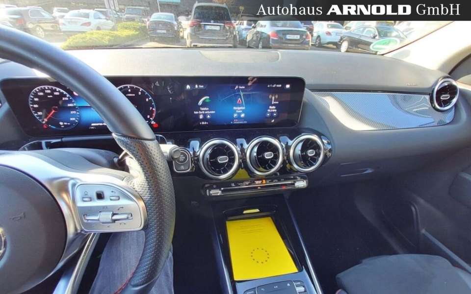 Mercedes-Benz GLA 45 AMG - Imagem 6