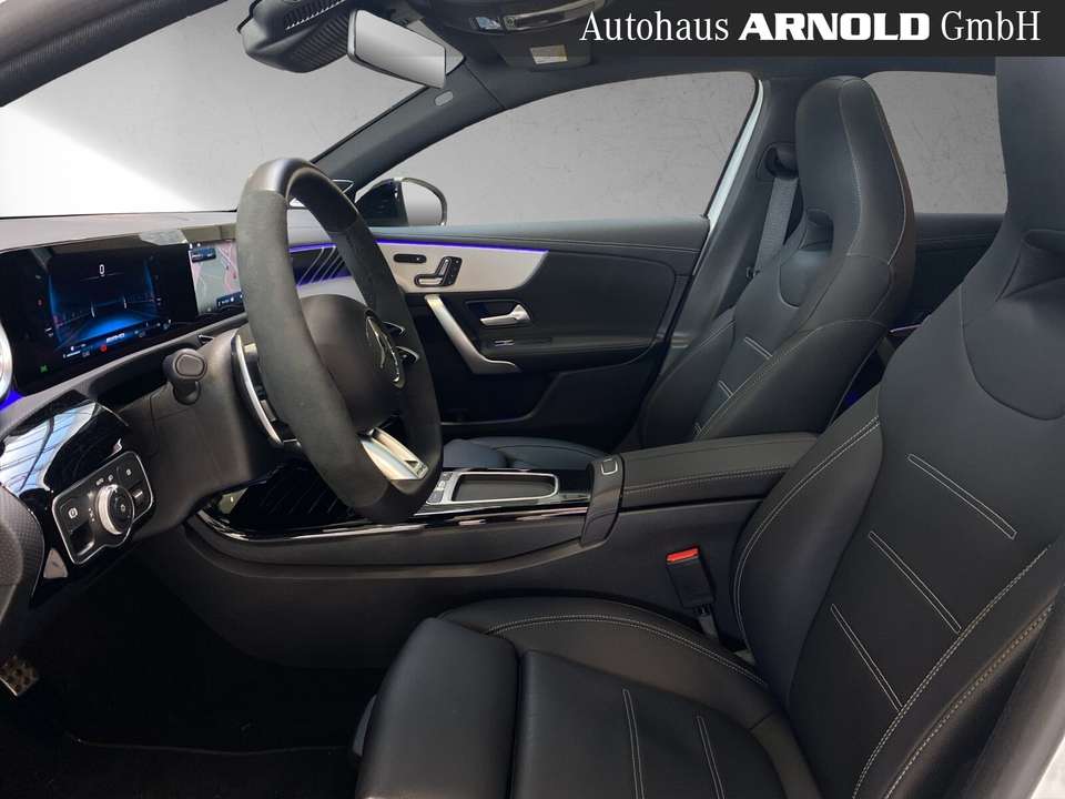 Mercedes-Benz A 45 AMG - Imagem 8