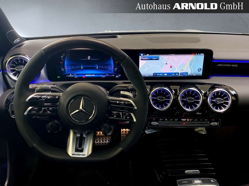 Mercedes-Benz A 45 AMG - Imagem 9