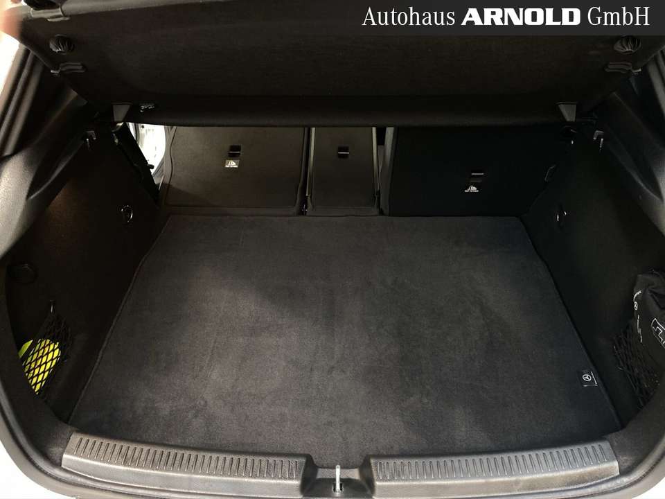 Mercedes-Benz A 45 AMG - Imagem 11