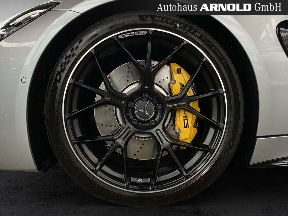 Mercedes-Benz AMG GT - Imagem 15
