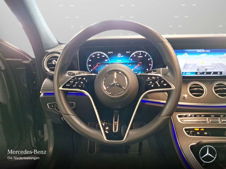Mercedes-Benz E 200 - Imagem 14
