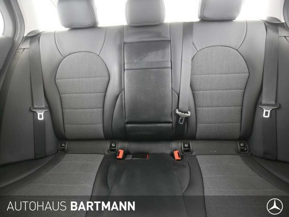 Mercedes-Benz C 180 - Imagem 11