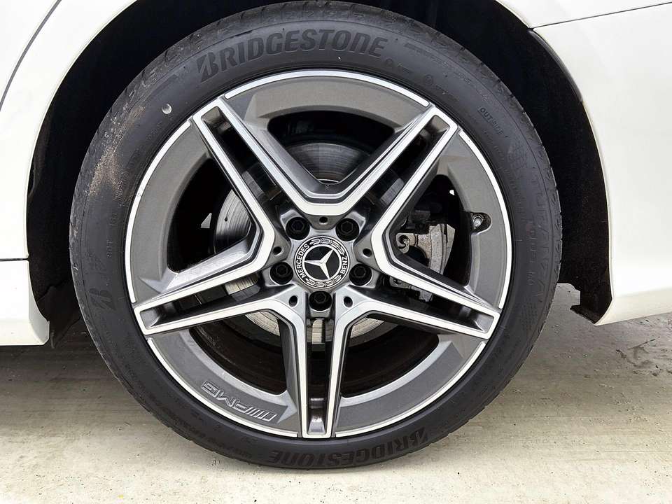 Mercedes-Benz C 300 - Imagem 4