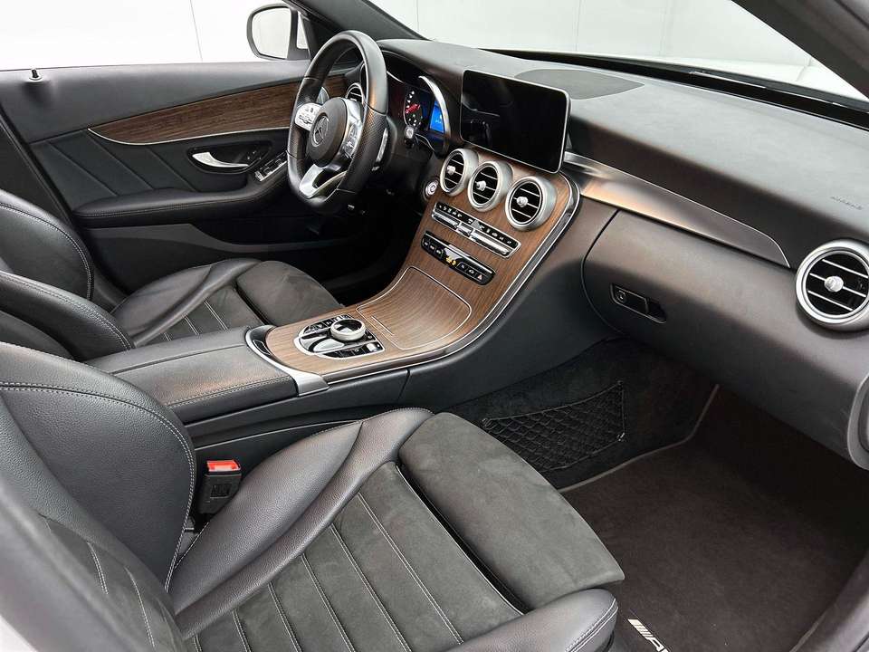 Mercedes-Benz C 300 - Imagem 9