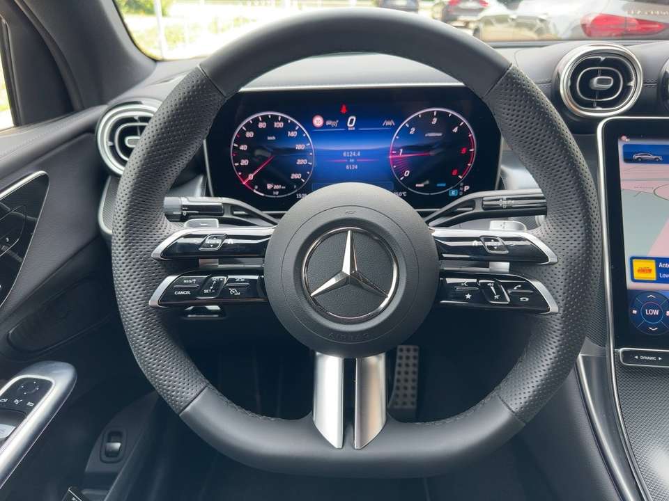 Mercedes-Benz GLC 200 - Imagem 11
