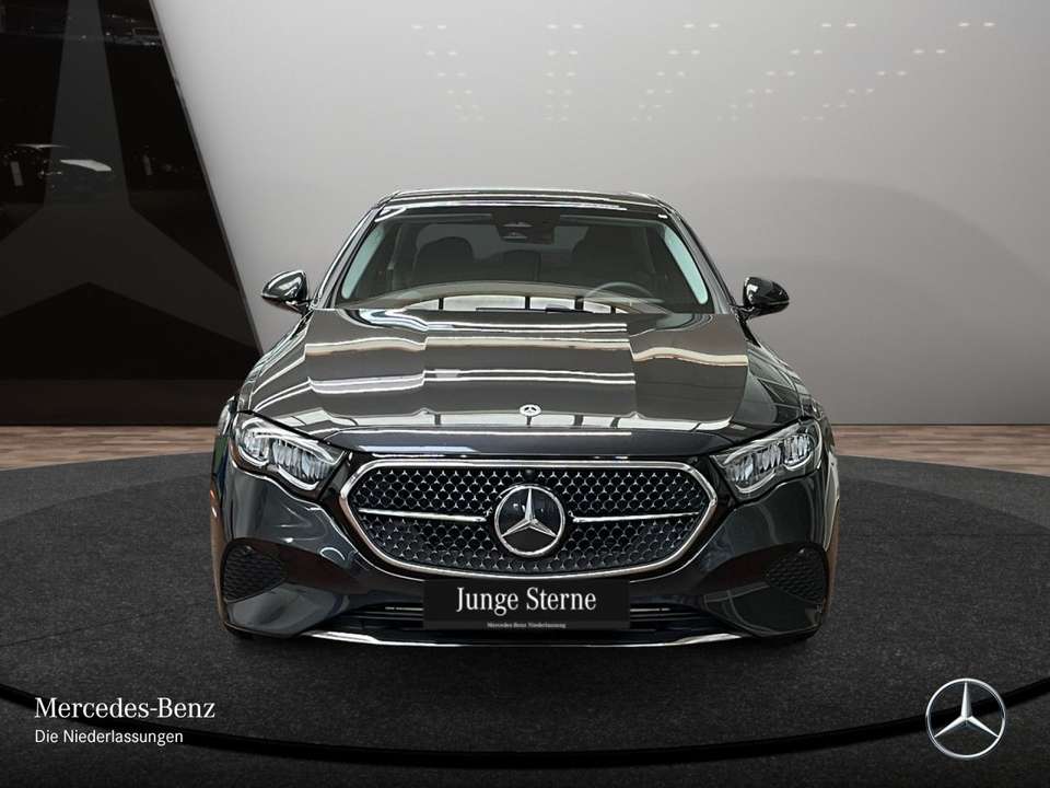 Mercedes-Benz E 220 - Imagem 3
