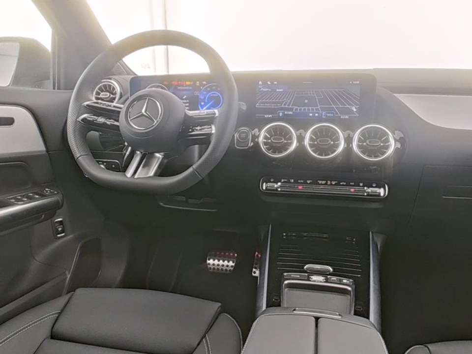 Mercedes-Benz EQA 350 - Imagem 4