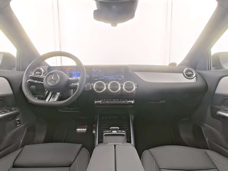 Mercedes-Benz EQA 350 - Imagem 5