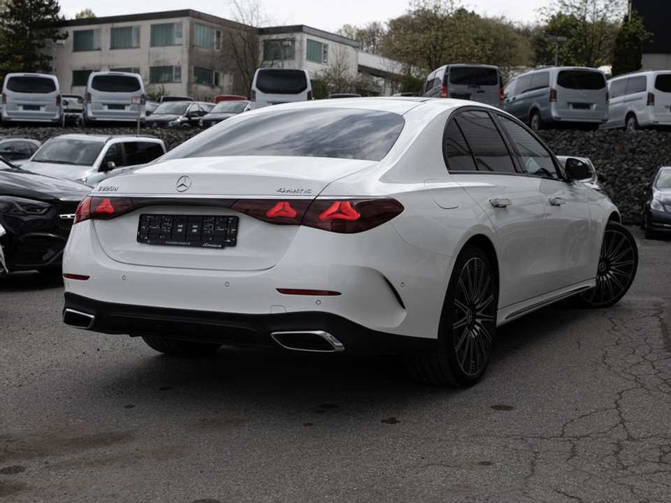 Mercedes-Benz E 220 - Imagem 3