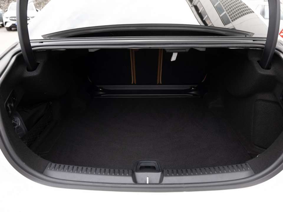 Mercedes-Benz E 220 - Imagem 6
