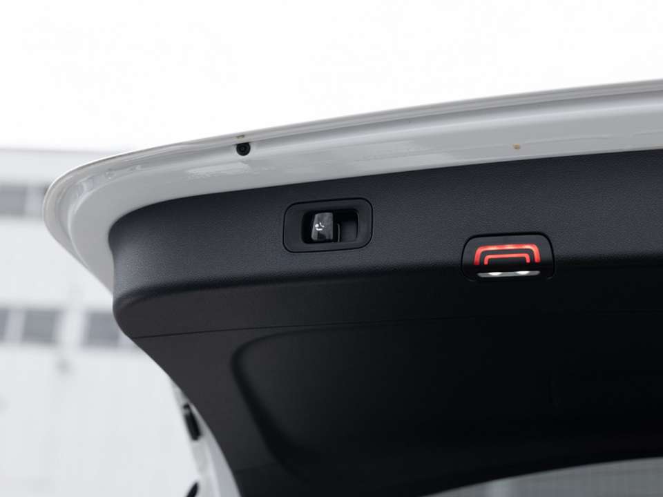 Mercedes-Benz E 220 - Imagem 9