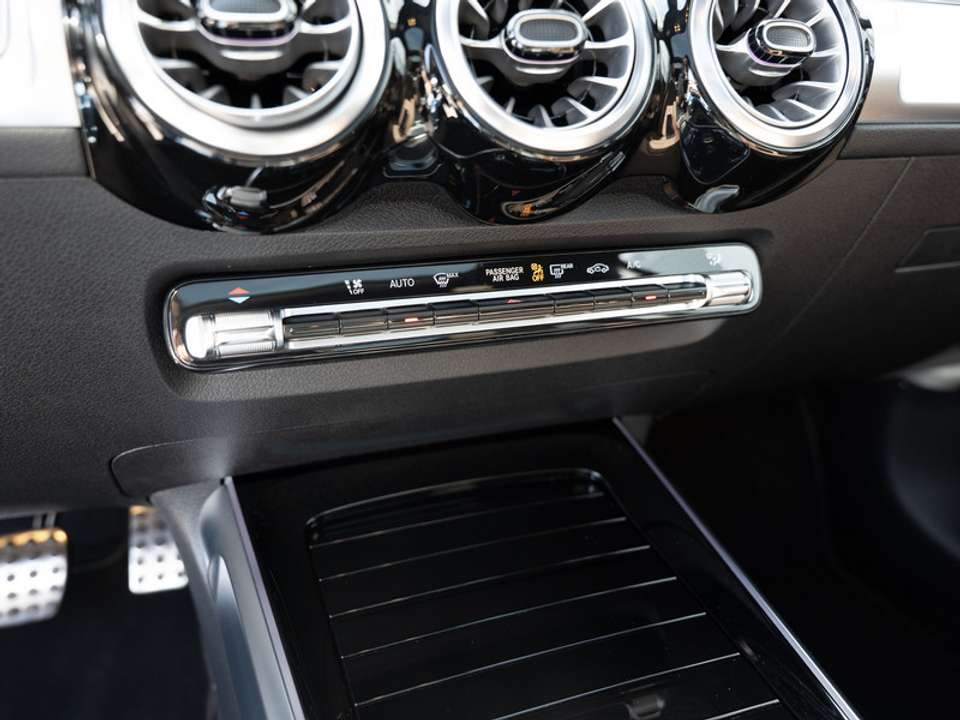 Mercedes-Benz GLB 200 - Imagem 13