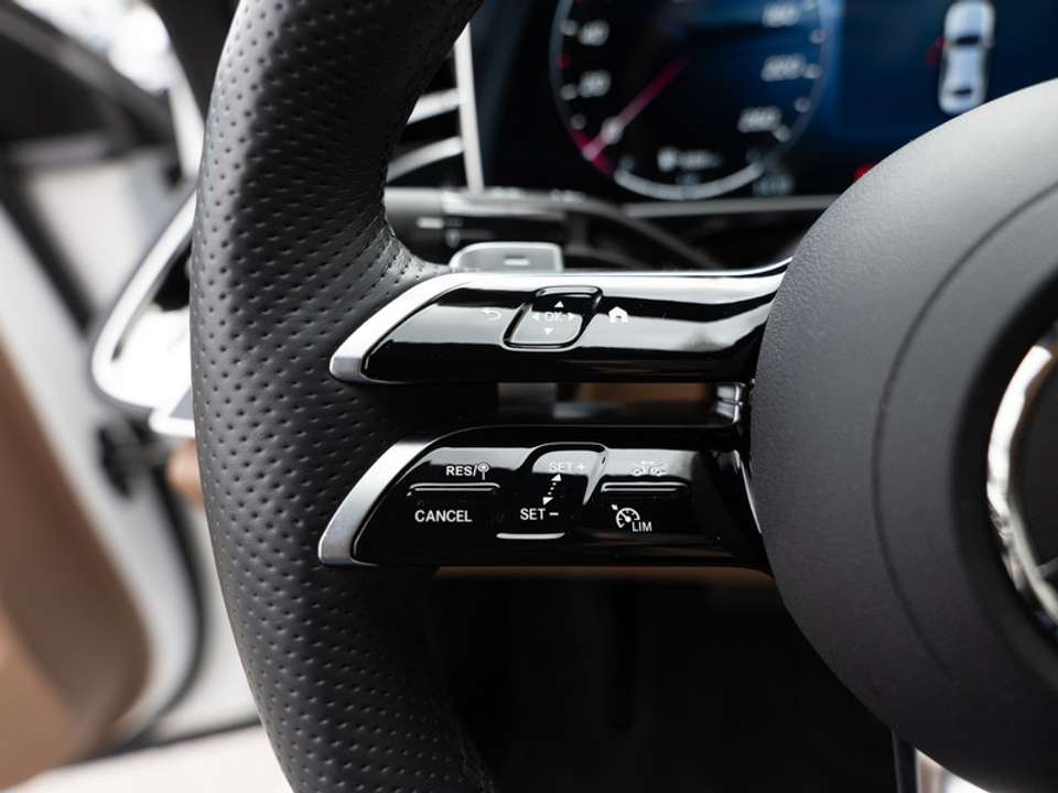 Mercedes-Benz E 220 - Imagem 15
