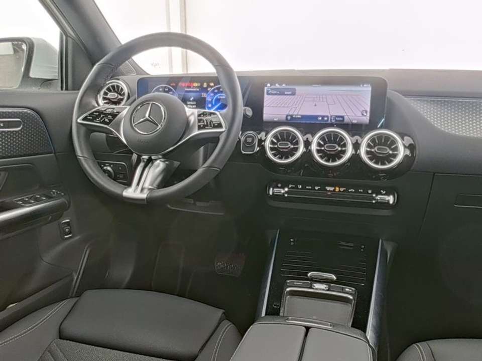 Mercedes-Benz EQA 250 - Imagem 6