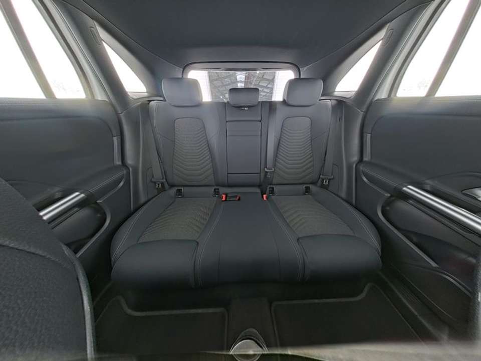 Mercedes-Benz EQA 250 - Imagem 8