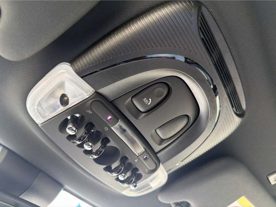 MINI Cooper SE - Imagem 15