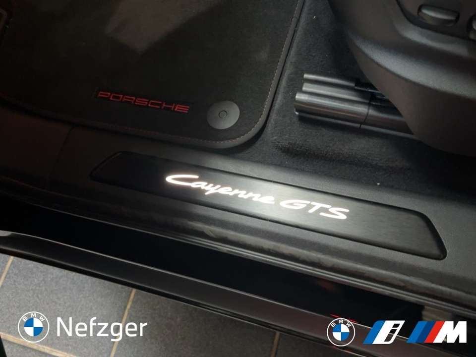 Porsche Cayenne - Imagem 14