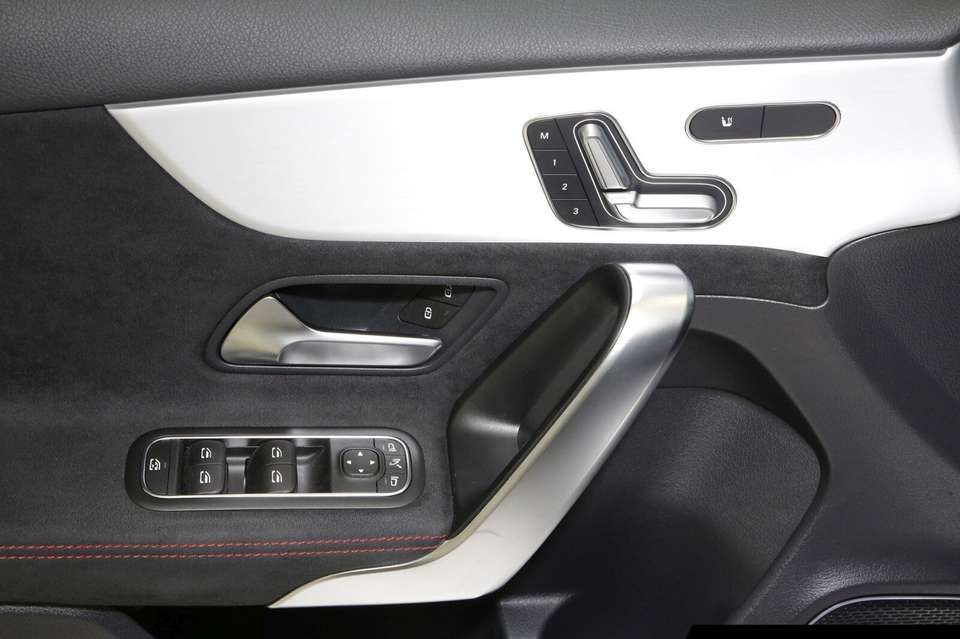 Mercedes-Benz A 45 AMG - Imagem 14