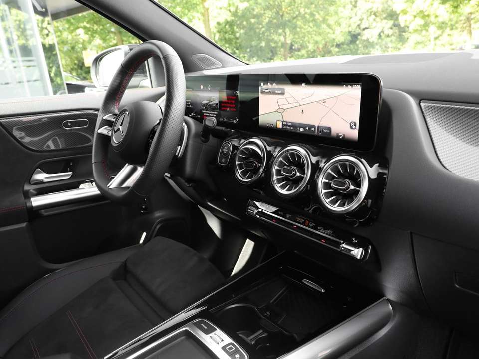 Mercedes-Benz GLA 200 - Imagem 7