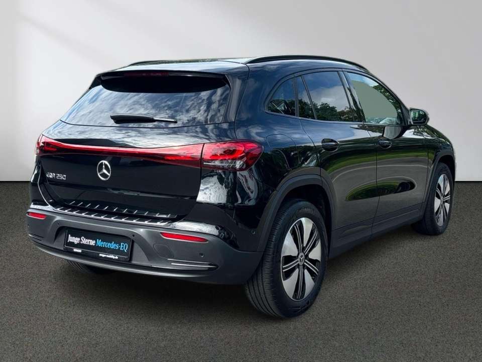 Mercedes-Benz EQA 250 - Imagem 4