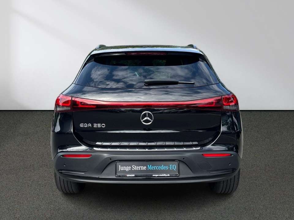 Mercedes-Benz EQA 250 - Imagem 6