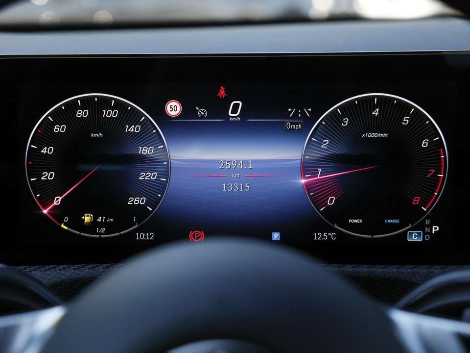 Mercedes-Benz CLA 200 - Imagem 13