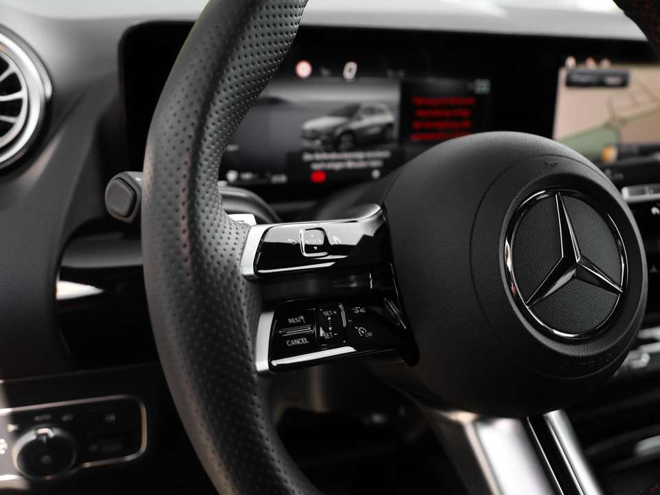 Mercedes-Benz GLA 200 - Imagem 15