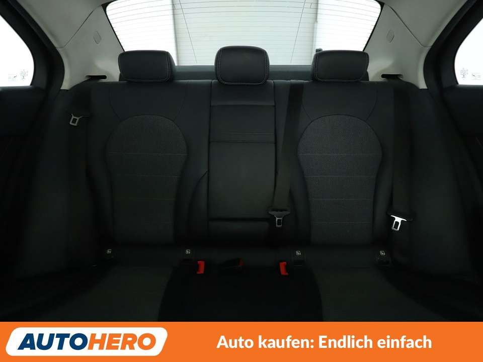 Mercedes-Benz C 200 - Imagem 15