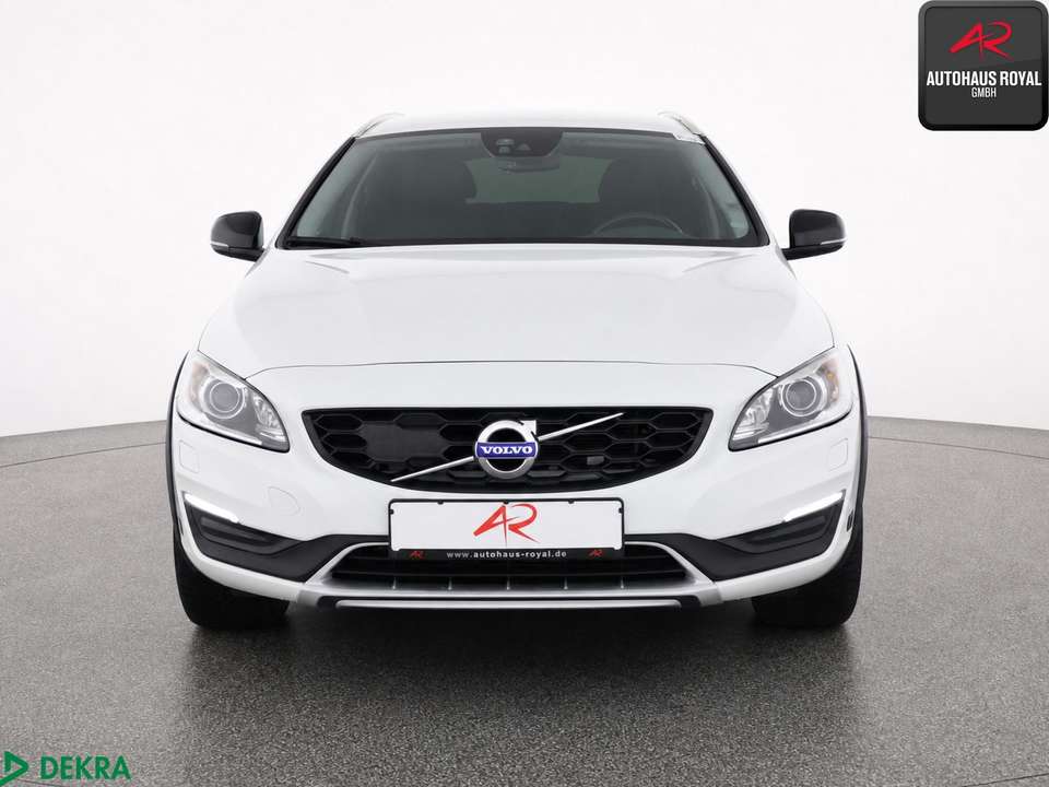 Volvo V60 Cross Country - Imagem 8