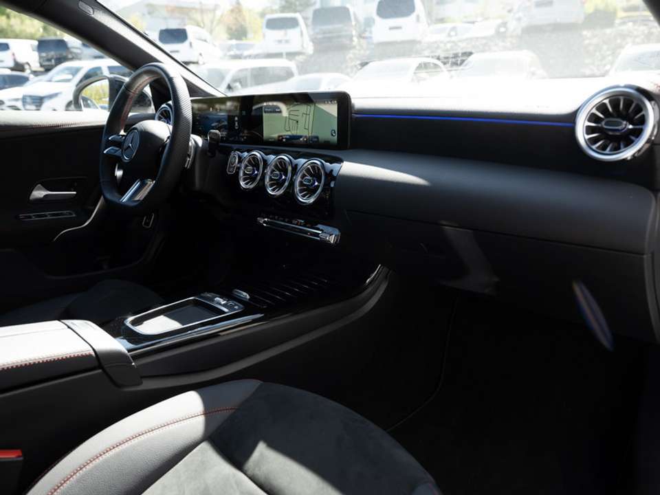 Mercedes-Benz CLA 220 - Imagem 2
