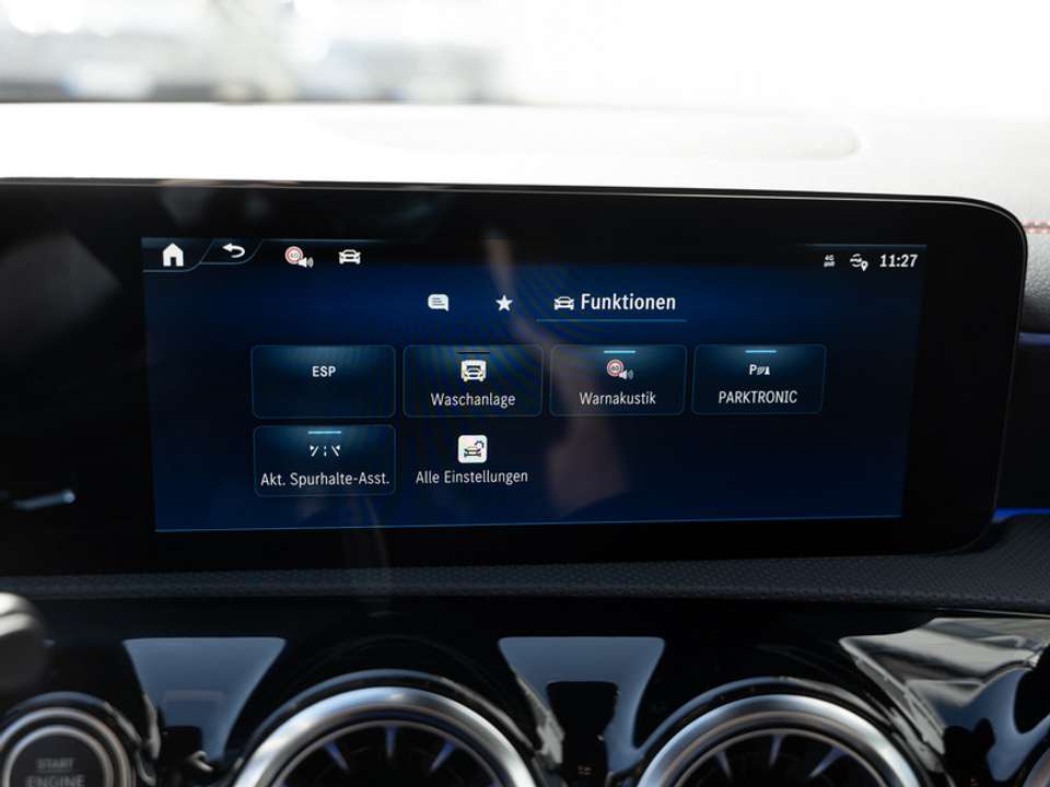 Mercedes-Benz CLA 220 - Imagem 11