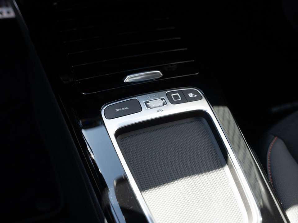 Mercedes-Benz CLA 220 - Imagem 14
