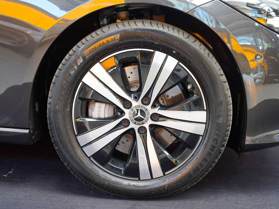 Mercedes-Benz C 300 - Imagem 2