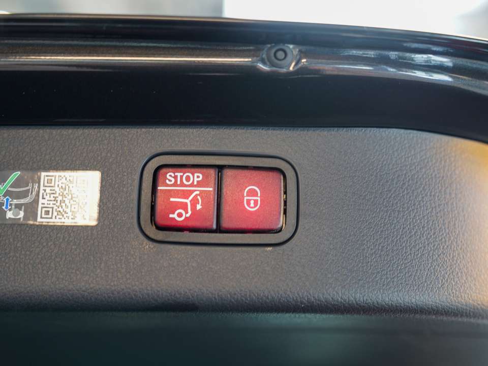 Mercedes-Benz C 300 - Imagem 12