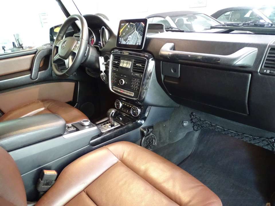 Mercedes-Benz G 350 - Imagem 12