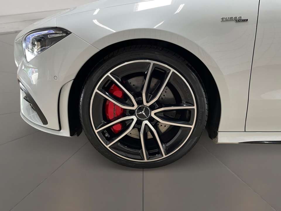 Mercedes-Benz CLA 35 AMG - Imagem 6