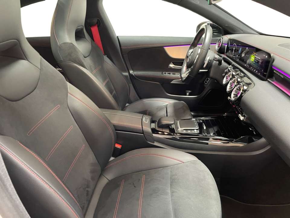 Mercedes-Benz CLA 35 AMG - Imagem 8