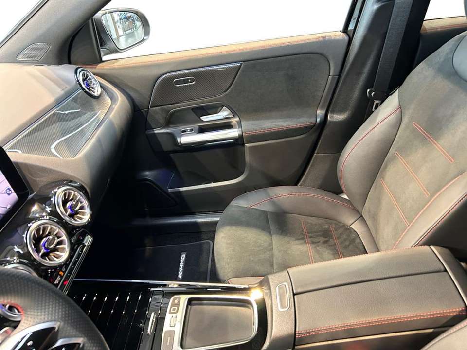Mercedes-Benz GLA 200 - Imagem 8