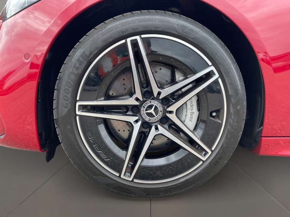 Mercedes-Benz C 200 - Imagem 12