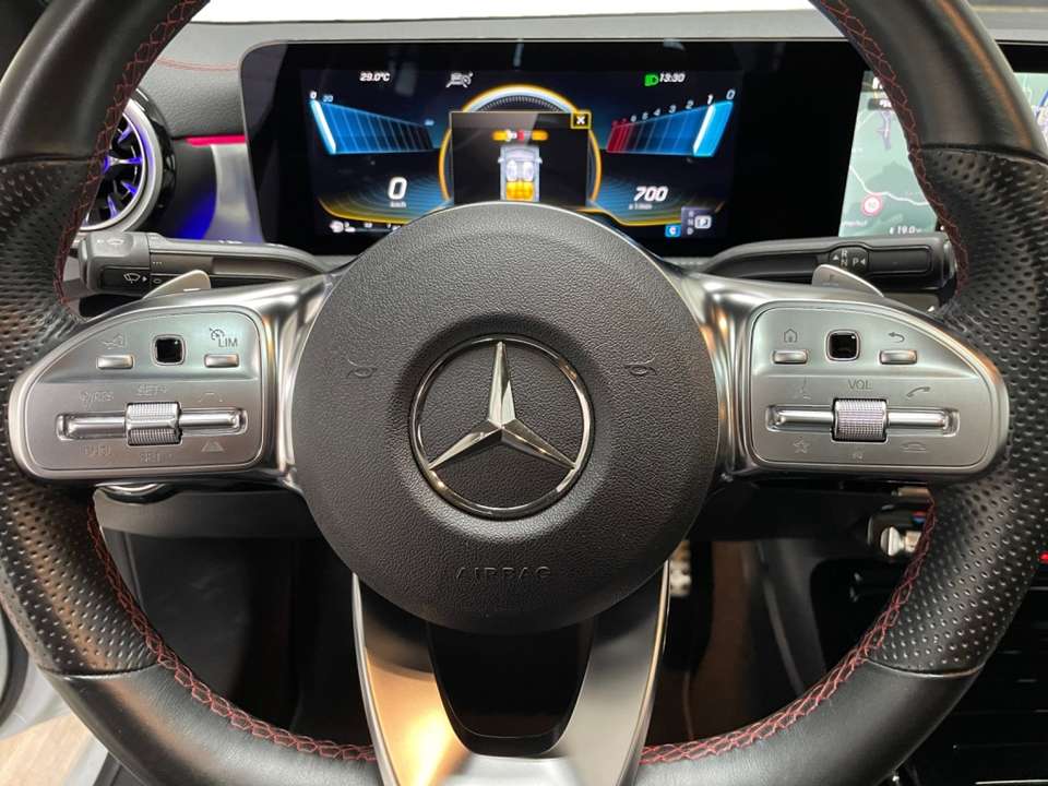 Mercedes-Benz CLA 35 AMG - Imagem 11